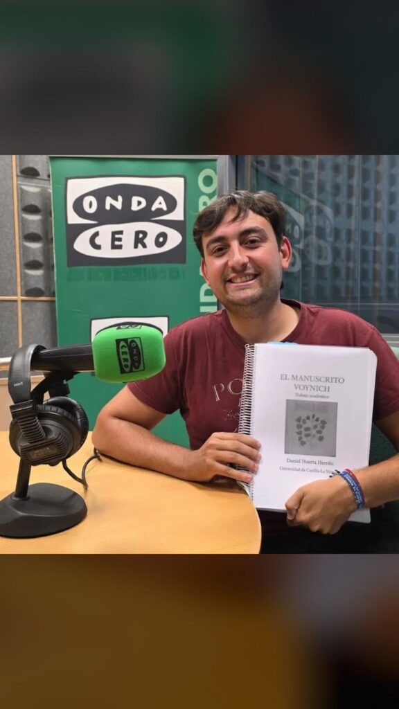 Estudiante de ADE y apasionado de la historia, Daniel Huertas ha creado el proyecto LFV-X un software que integra IA para poder descifrar códigos y lenguajes antiguos mediante estructuras. Asegura que ha descifrado el Manuscrito Voynich, el texto medieval considerado uno de los grandes misterios de la historia, al 99,99%.
